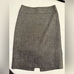 Banana Republic  Gray Women's Skirt - size 0